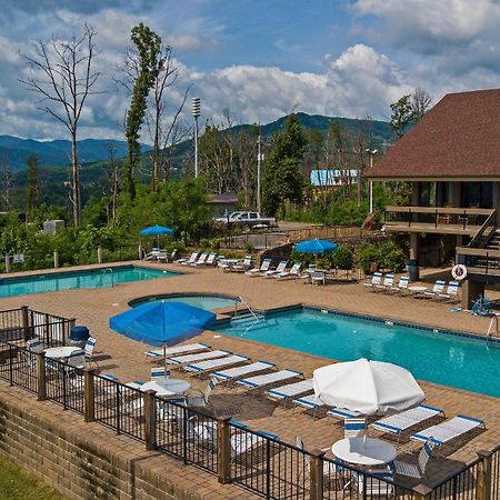 Villa Mins To Gburg Sleeps 8 Hot Tub Arcade Area Pool Gatlinburg Exterior foto