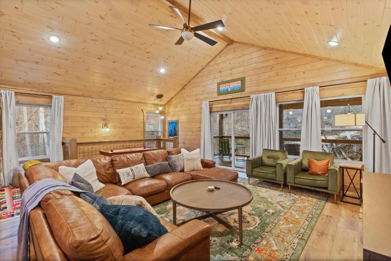 Villa Mins To Gburg Sleeps 8 Hot Tub Arcade Area Pool Gatlinburg Exterior foto