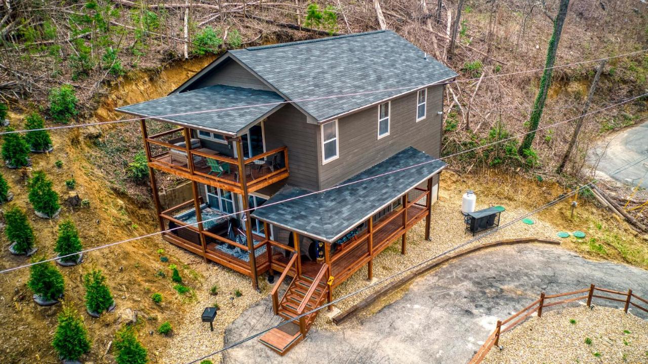 Villa Mins To Gburg Sleeps 8 Hot Tub Arcade Area Pool Gatlinburg Exterior foto