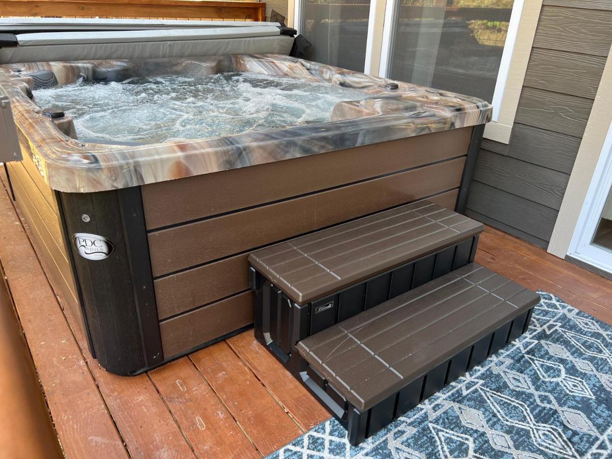 Villa Mins To Gburg Sleeps 8 Hot Tub Arcade Area Pool Gatlinburg Exterior foto