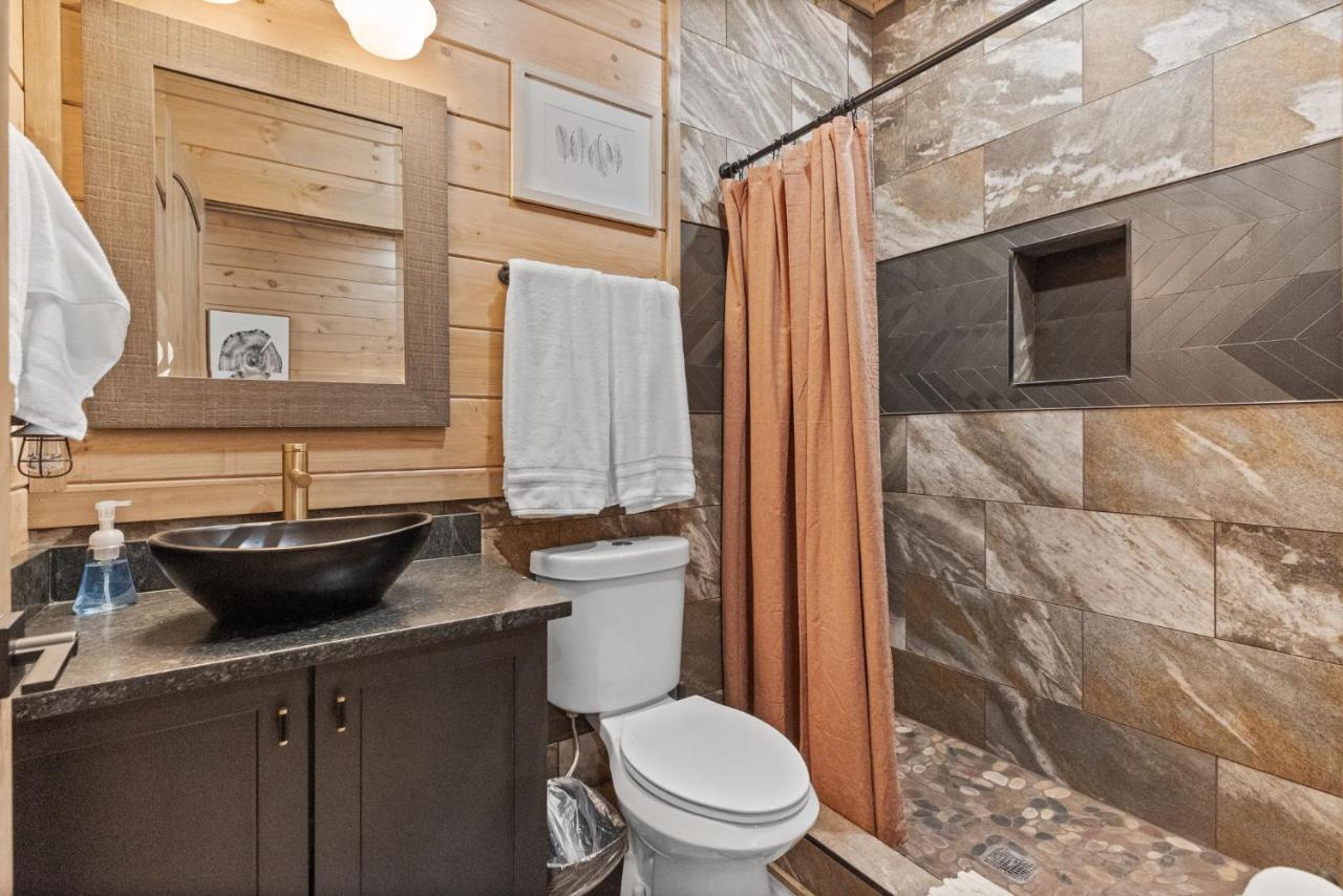 Villa Mins To Gburg Sleeps 8 Hot Tub Arcade Area Pool Gatlinburg Exterior foto